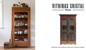 Vitrina Alacena en madera labrada con cristales